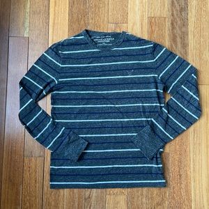 American Eagle Long Sleeve T-shirt